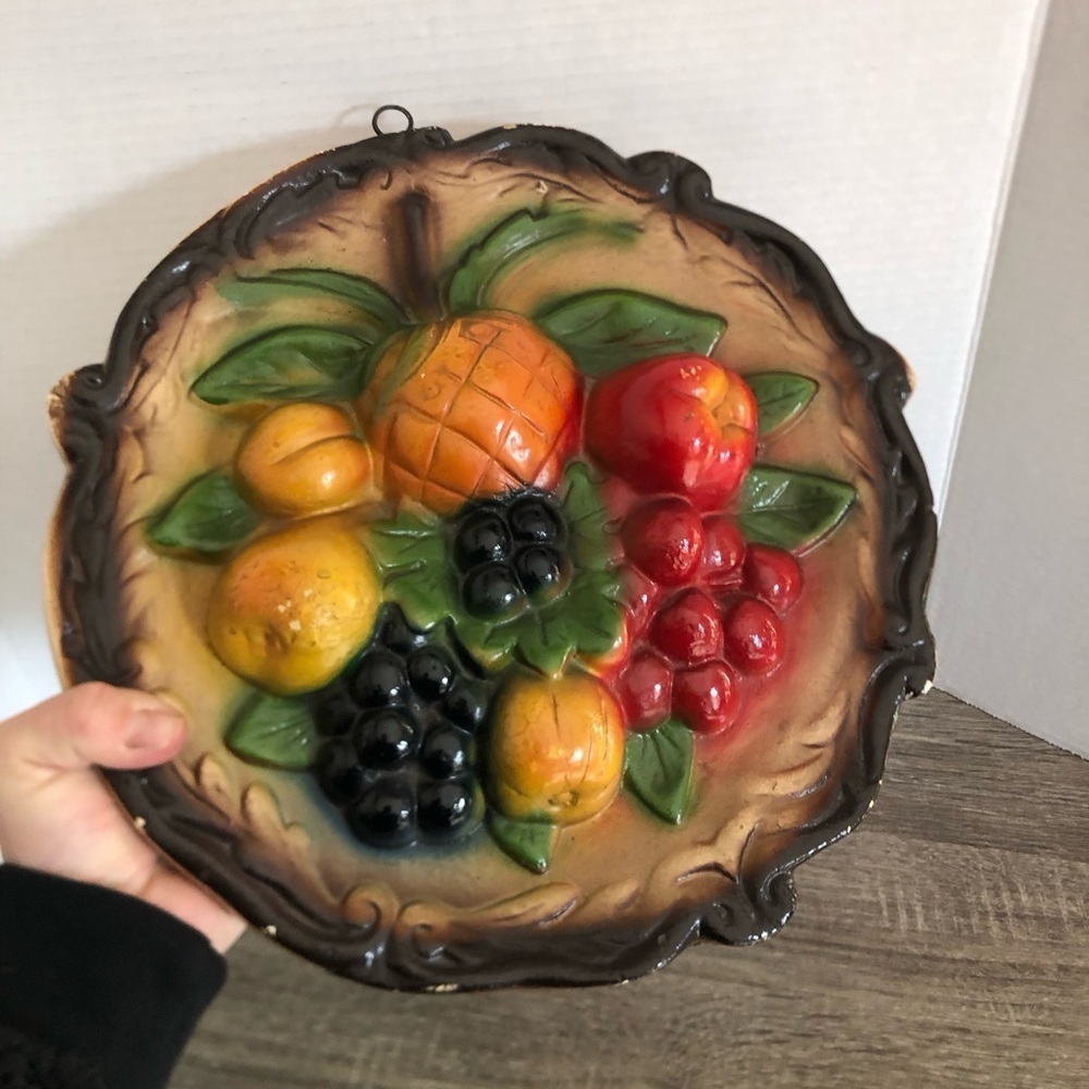 Vtg Colourful Fruit Chalkware Wall Plaque - Picture 15 of 15